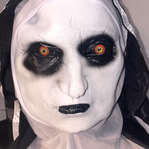 NWOT The Scary Nun Latex Mask W/Headscarf Horror For Cosplay Halloween Costume - Picture 6 of 11